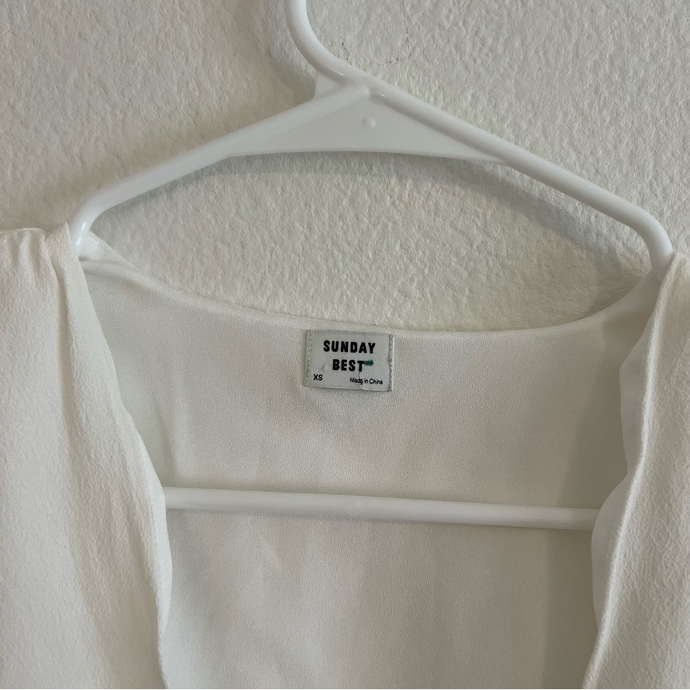 Aritzia Sunday Best Cropped Tie-Front Blouse - Picture 6 of 7